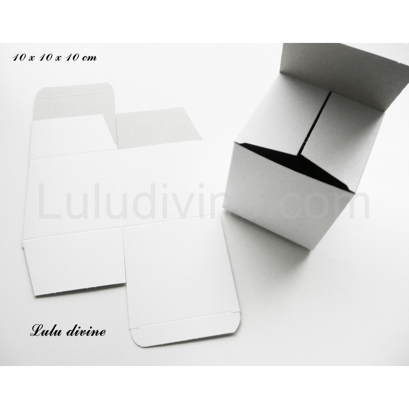 Boite en carton 10x10x10 en carton blanc couché intérieur gris clair