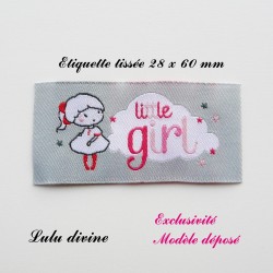 Étiquette tissée : Little girl (grise Nuage Petite fille)